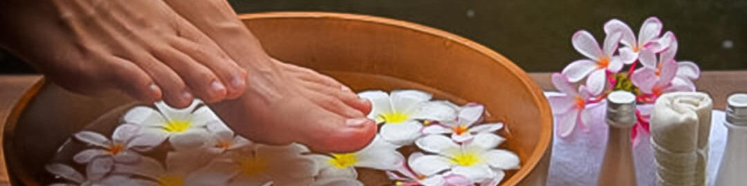WHY PEDICURES ARE BEST ENJOYED IN WINTERS!